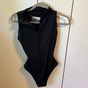 TA3 sleeveless surfey bathing suit